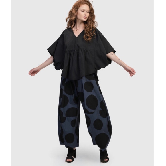 ALEMBIKA URBAN Carnevale Balloon Pants in Green/Black Dots - 1 (U.S. 6-8) - Picture 4 of 13